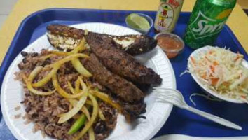 Fritanga Nicaraguense: Hermanos Mendoza food