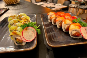 Tribo Sushibar food