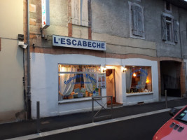 L'escabeche outside