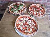 The Yard Pizzeria food