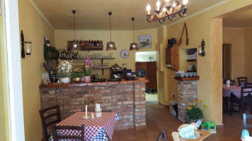 Trattoria Piccola Perla inside