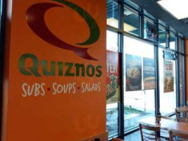 Quiznos inside