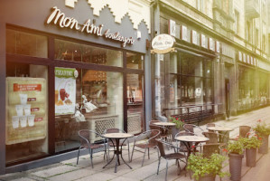 Mon Ami Boulangerie Kepyklėlė inside