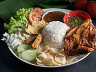 Nasi Kukus Cheng food