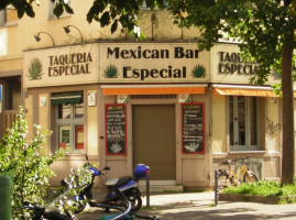 Taqueria Especial outside