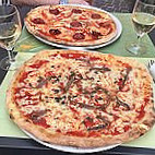 Pizzeria La Leonessa food