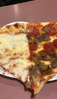 Helen's Pizza food