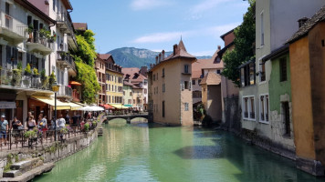 Bar du Pont Morens outside