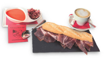 Jamoneria De Julian Becerro food