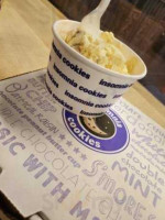 Insomnia Cookies food