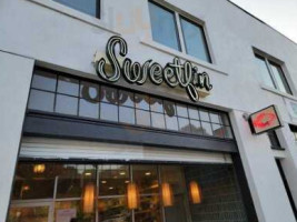 Sweetfin Silver Lake food