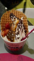 Menchie's Frozen Yogurt food