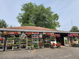 Mazza's Market And Coffee House outside