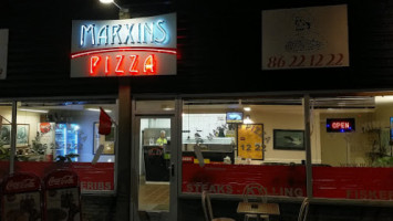 Marxins Pizza Steak inside