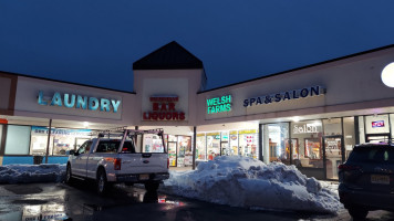 Suburban Liquors outside