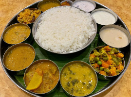 Saravanaa Bhavan inside