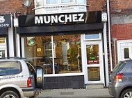 Munchez outside