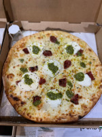 California Pizzeria food