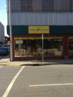 The Downtown Farm Stand outside