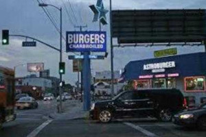 Astro Burgers outside