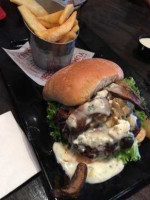 Red Robin Gourmet Burgers And Brews food