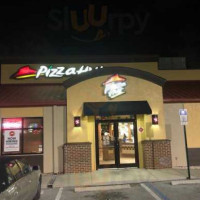 Pizza Hut outside