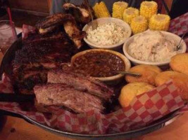 Famous Dave's B-que food