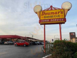 Doumar's Cones Barbecue outside