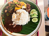 Nasi Lemak Kukus Roslinda food