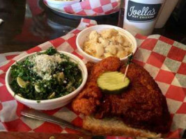 Joella's Hot Chicken food