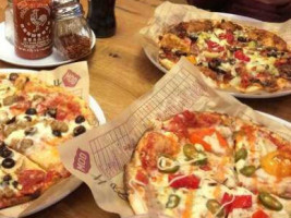 Mod Pizza food