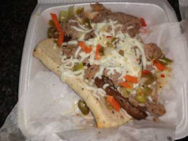 Spanky's Gyros Iii food