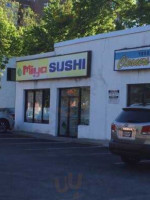 Miya Sushi outside