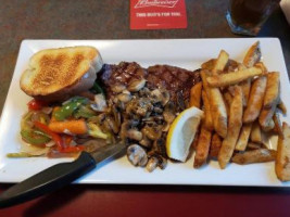 The Moose Pub Liquor Store food