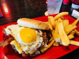 Red Robin Gourmet Burgers And Brews food