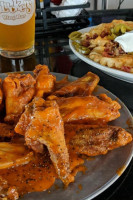 Pluckers Wing food