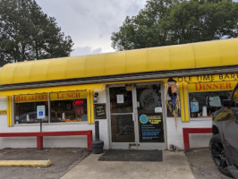 Ole Time Barbecue outside