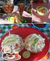 Mariscos La Morenita food