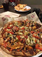 Mod Pizza food