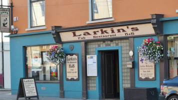 Larkins Pub outside