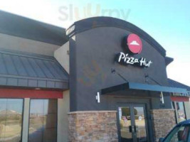 Pizza Hut outside