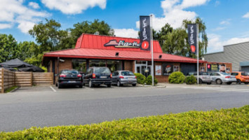 Pizza Hut Gosselies outside