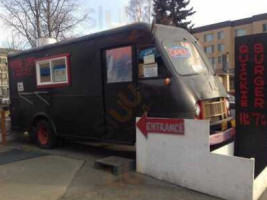 Quickie Burger Closed inside