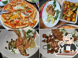 Pizzeria Bella Italia food