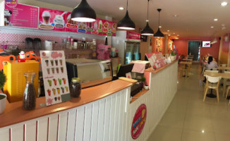 Nhomnomnoey Sweetcafe' ร้านหนมนมเนย food