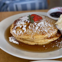 Zephyr Riverside Dining and Kiosk food