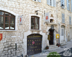 Auberge des Seigneurs inside