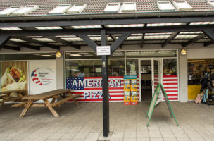 American Pizza outside