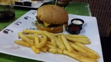 La Granja Hamburguesas food