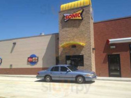 Sonic Drive-in outside